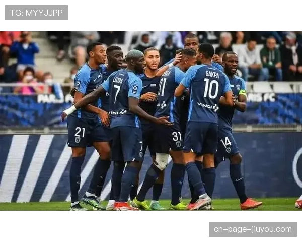 南特客场一比二不敌巴黎FC 进攻端组织乏力难以形成威胁 南特客场一比二不敌巴黎FC 进攻端组织乏力难以形成威胁